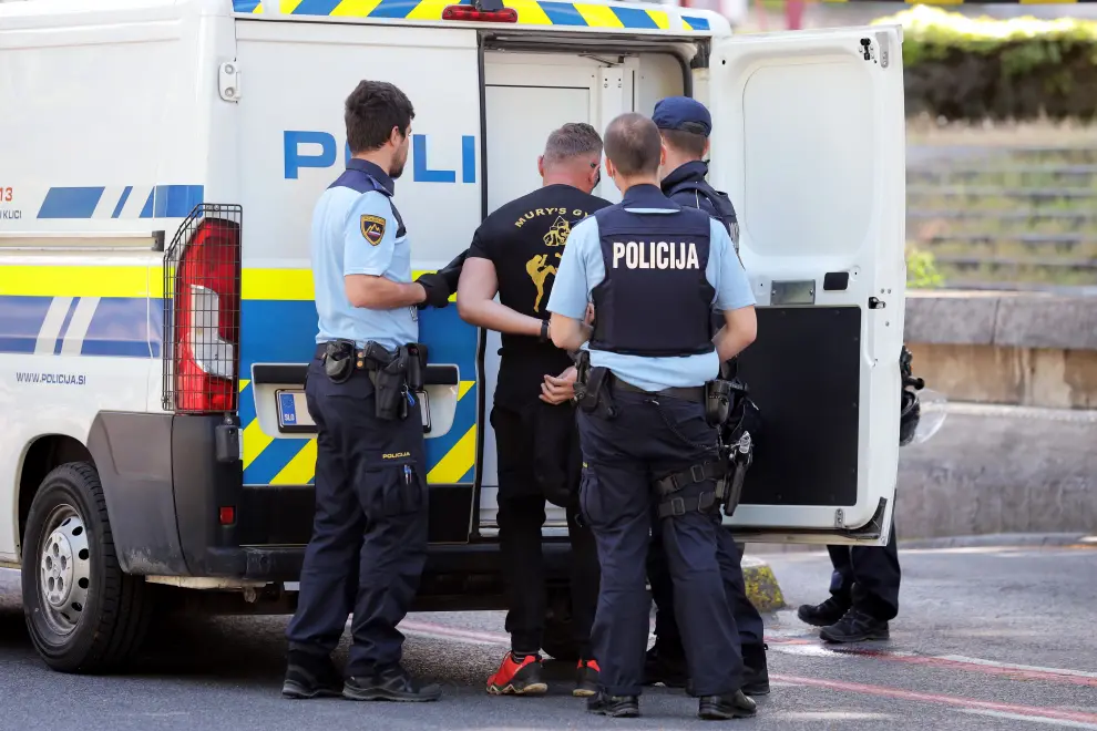 Police officers making an arrest in Ljubljana in 2020. Photo: Daniel Novakovič/STA