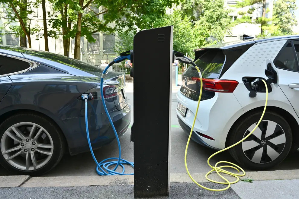 Charging of e-vehicles. Photo: Tamino Petelinšek/STA