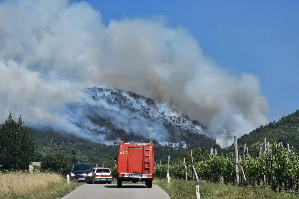 Smoke rising from Mount Trstelj. Photo: Tomaž Lanišek/Slovenian Firefighting Association