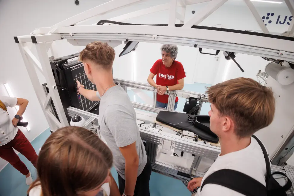 Secondary school students tour the Planica Nordic Centre laboratory, which specialises in human physiology and medicine in space or extreme conditions. Photo: Nebojša Tejić/STA