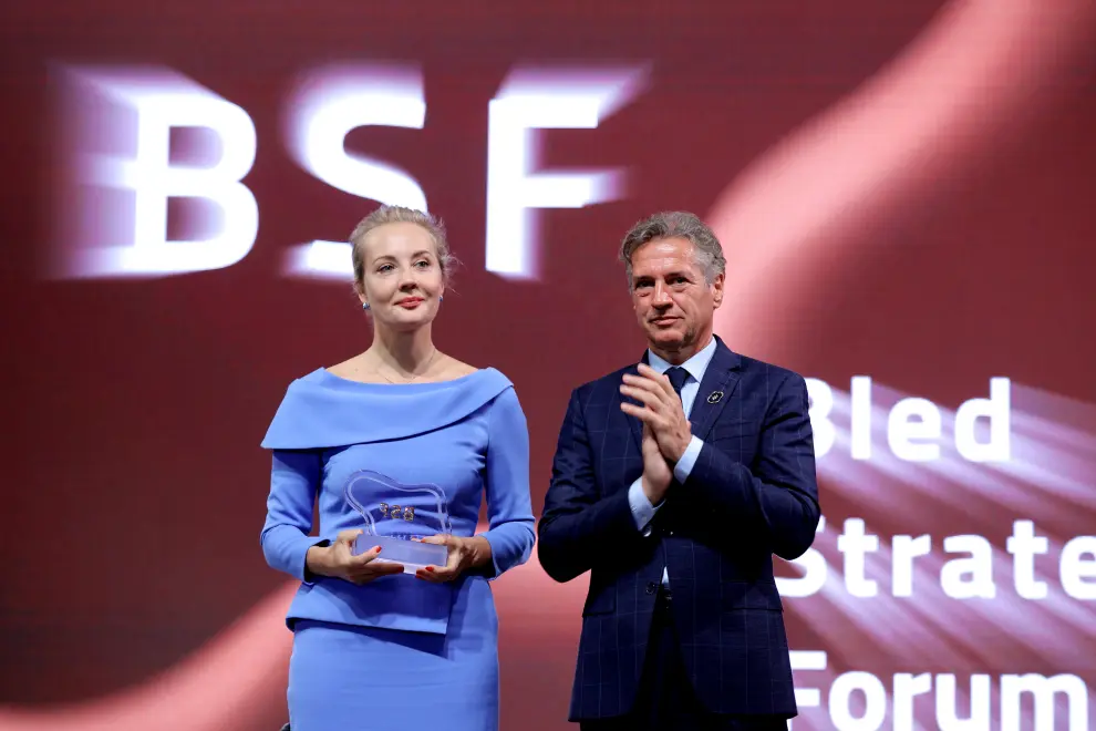 Yulia Navalnaya, widow of Russian opposition leader Alexei Navalny, accepts Bled Strategic Forum Distinguished Partner Award from Prime Minister Robert Golob. Photo: Daniel Novakovič/STA