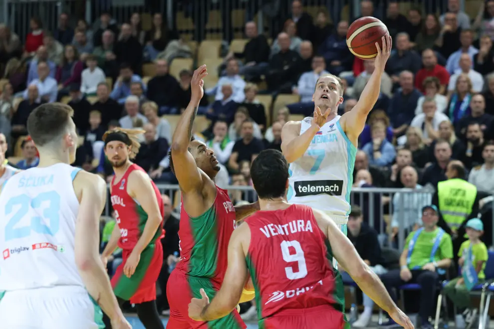 Slovenia's Klemen Prepelič (with the ball) was the top scorer in a EuroBasket 2025 qualifier vs Portugal in Koper. Photo: Xinhua/STA