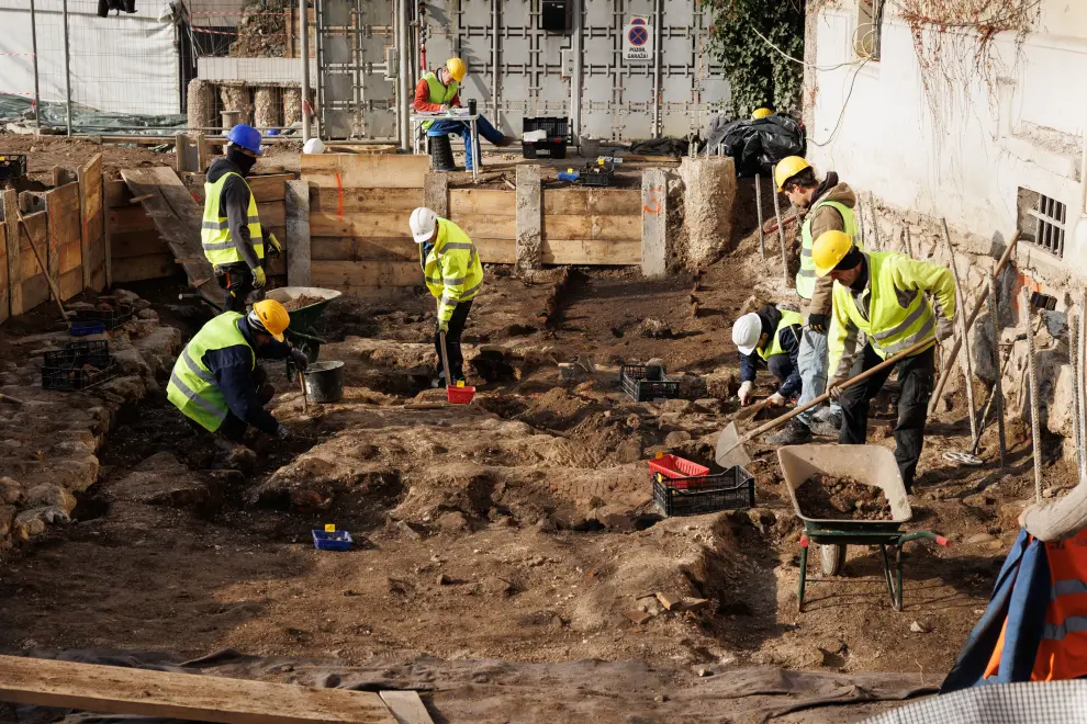 Archaeologists at work on the site of a future new wing of the National and University Library. Photo: Nebojša Tejić/STA