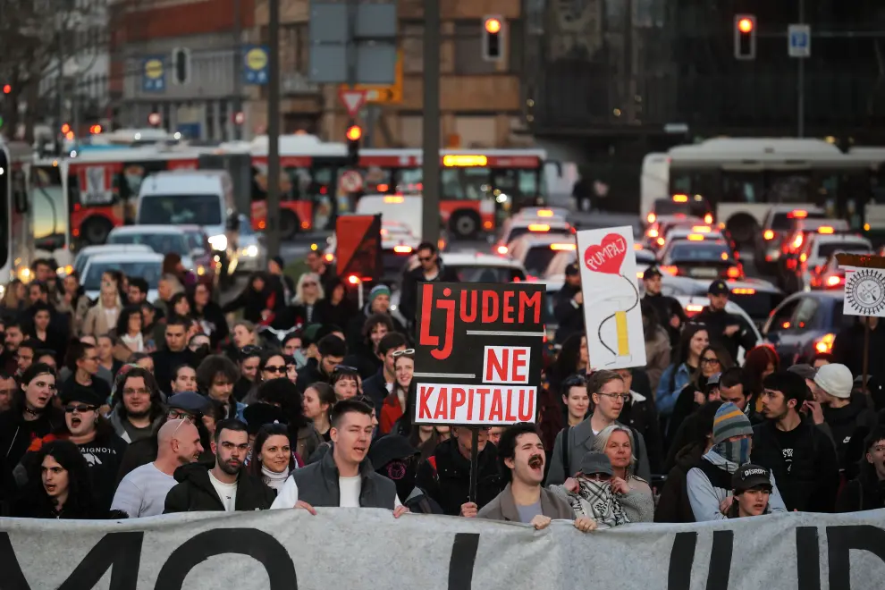 Protesters demand Ljubljana Mayor Zoran Janković withdraw his support for Serbian President Aleksandar Vučić. Photo: Daniel Novakovič/STA