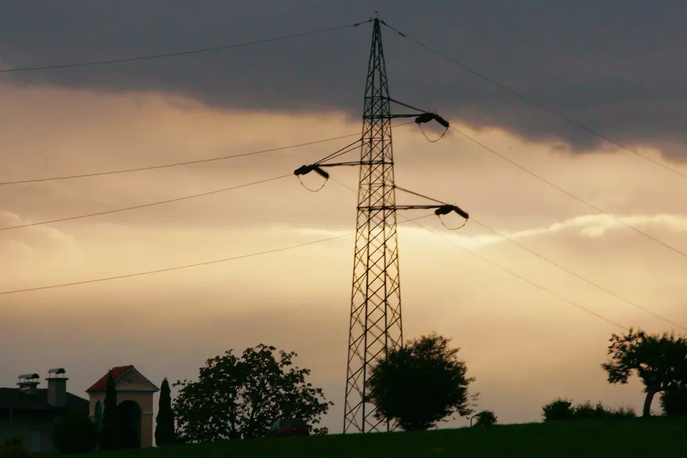 Overhead power line. Photo: Daniel Novakovič/STA