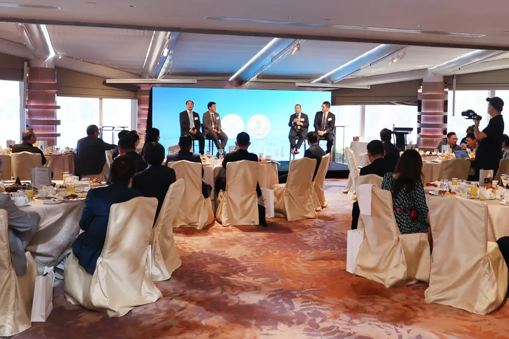 Guests actively listen to the presentation during the investment roadshow, demonstrating strong interest in the potential of Preah Sihanouk Province as a prime investment destination.