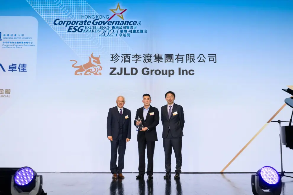 Mr. Paul Ng (middle), the Executive Director and Head of International Operations of ZJLD Group