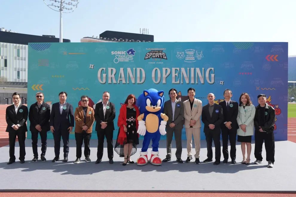 JOYPOLIS SPORTS HONG KONG, held its grand opening ceremony today. SEGA's iconic character, SONIC the Hedgehog, joined all officiating guests to share the joy. From left: Mr Chan Kam-lung, Director representative, Supreme Joy Limited; Mr Alan Ho, Director, Supreme Joy Limited; Mr. Arnold Lau, Associate Director-General of Investment Promotion, InvestHK; Mr Stanley Chan, Director, Supreme Joy Limited and the owner of the legendary Hong Kong racehorse "Golden Sixty"; Mr John Sharkey, Project Director, Kai Tak Sports Park Limited; Dr Bonnie Or, Director, Supreme Joy Limited; Mr Shuji Utsumi, President and COO of SEGA CORPORATION; Mr Vincent Law, Executive Director, Supreme Joy Limited; Mr. Justin Scarpone, Executive Vice President, Executive Officer and Head of Global Transmedia Group of SEGA; Mr. Nishiumi Shigehiro, Deputy Consul-General of Japan, Consulate-General of Japan in Hong Kong; Mrs Alice Law, Managing Director, Supreme Joy Limited and Mr. Keo. W of 