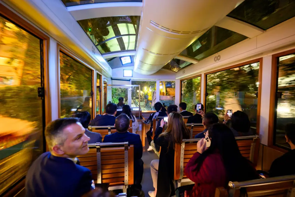 Asia Financial Forum guests on the funicular Peak Tram