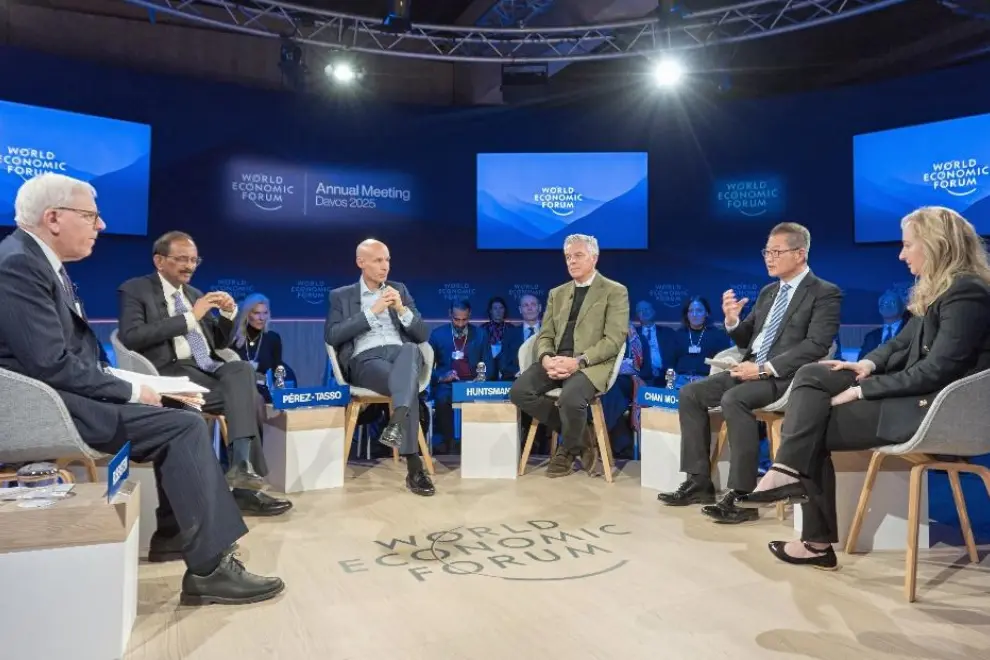 Hong Kong SAR's Financial Secretary, Paul Chan (second right), participating in the session 