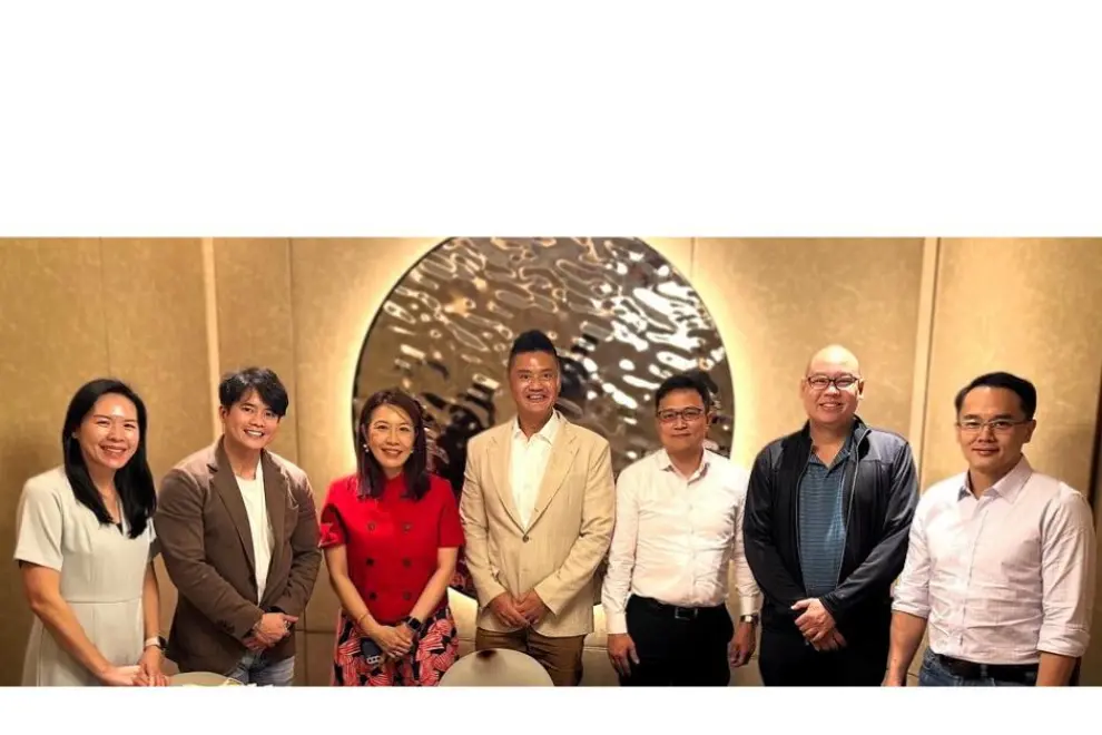 From left: Wong Seok Ling, Managing Director, Cloud, Applications & Platform (Low-Code), Temus; Leonard Tan, Regional Director, Singapore, Malaysia, Brunei and Greater China Region, OutSystems; Ng Lai Yee, CEO, Temus; Arnold Consengco, Regional Vice President, South East Asia/Greater China Region, OutSystems; Andri Agustinus, Regional Vice President, Solution Architecture, APAC, OutSystems; Daniel Lim, Managing Director, Cloud, Applications & Platform, Temus; Wu Chun Wei, Managing Director, Cloud, Applications & Platform, Temus