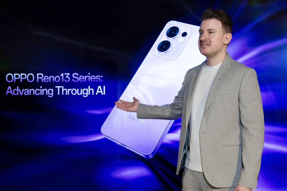 Neil Monger, Product Marketing Manager of OPPO UK, sharing the AI features on Reno13 Series