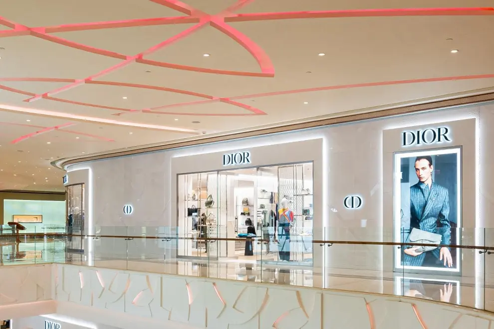 The newly reinvented Dior Galaxy Macau boutique now reopens at Galaxy Promenade.